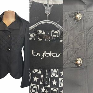 Byblos Made In Italy Elegant structured Blazer with quilted detailing 10